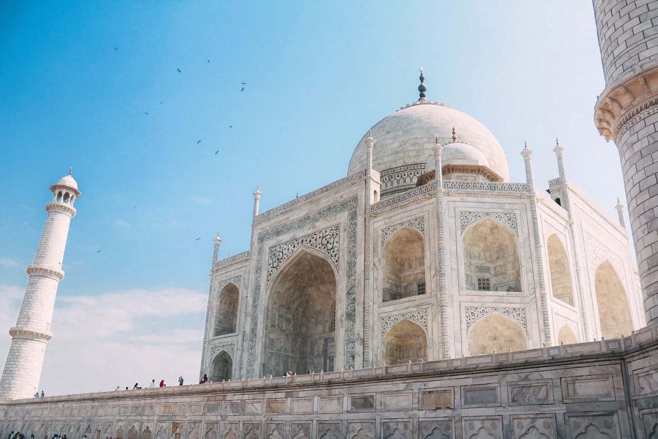 You are currently viewing Best Time to Visit Taj Mahal (Complete Travel Guide)